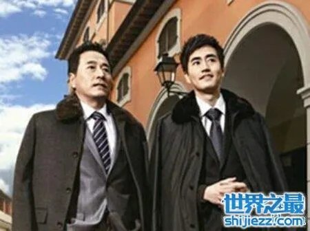 杨立新老婆听说长得很高贵 典雅大方 