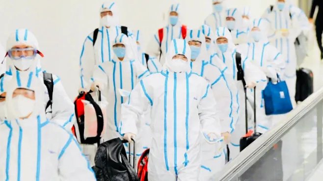 中国体操队全副武装抵达日本,你觉得这是不尊重对方吗?