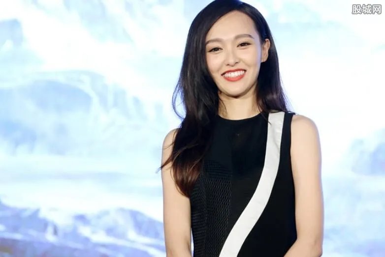 邱泽和唐嫣恋情疑公开 粉丝：大胆去爱吧！