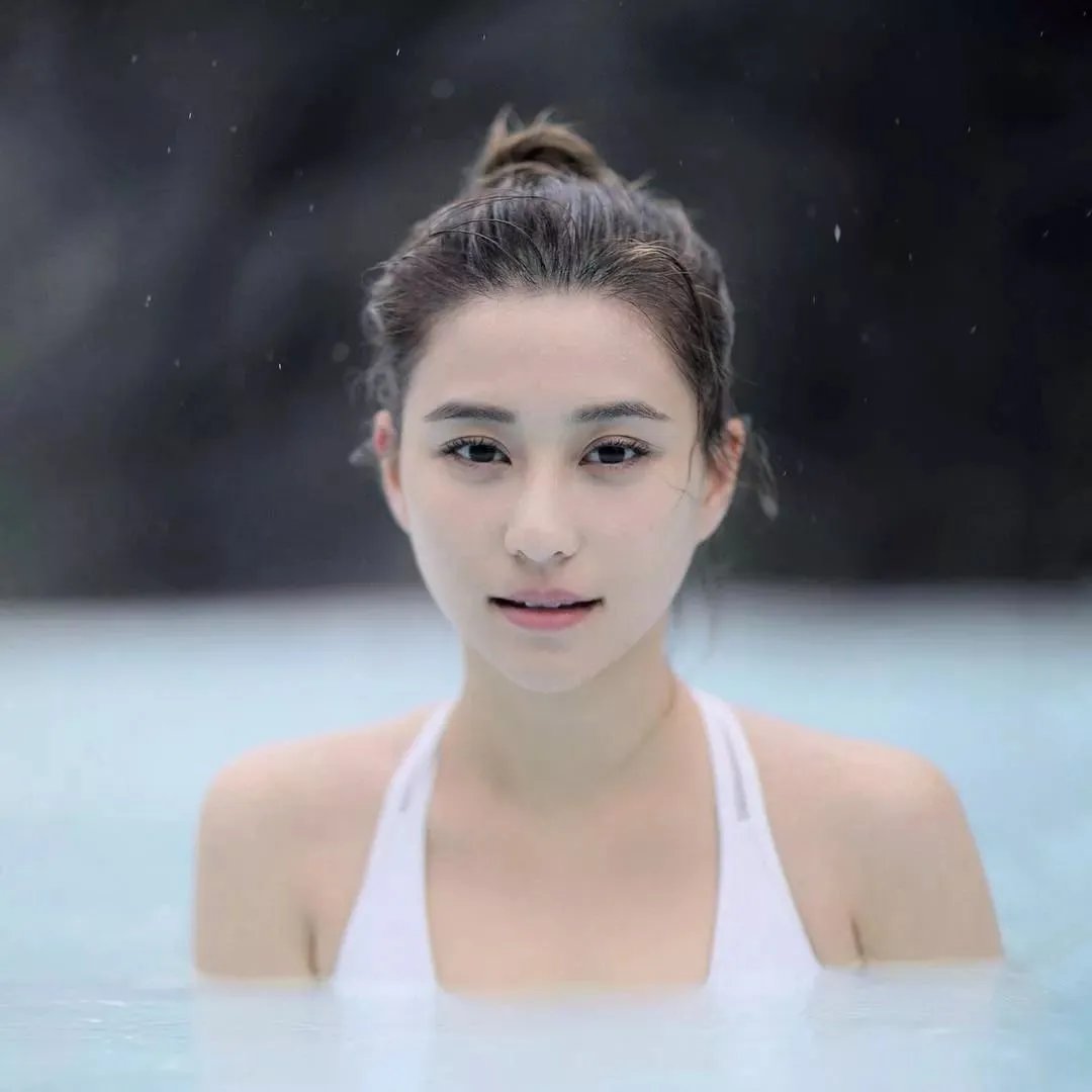 窦骁生日,何超莲是如何给其庆生的?