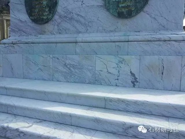 图解各种石材污染病变问题(一)
