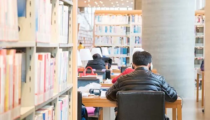 成人高考和自考的区别 成人高考和自考有什么区别