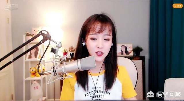 Uzi给虎牙新主播莉哥刷了20个藏宝图,价值十万元,引网友热议,你怎么看?