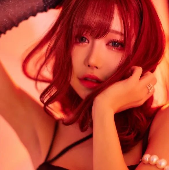 妩媚动人的性感尤物！熟女系岛国小姐姐白田まい美照
