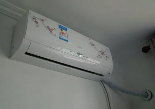 无电钻怎么在墙上打孔