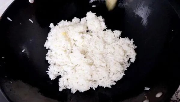 炒饭怎么做好吃?