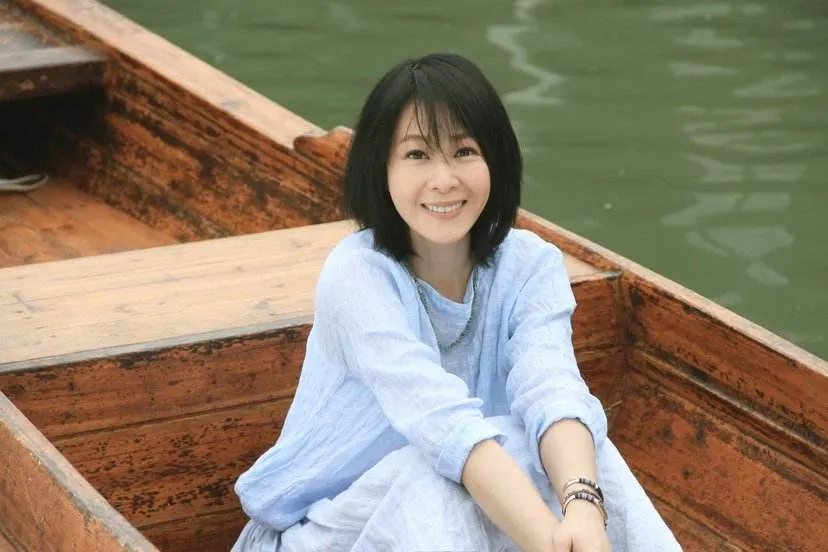 刘若英苦等陈国富数十年最终仍是没结婚,这算是谁的错?