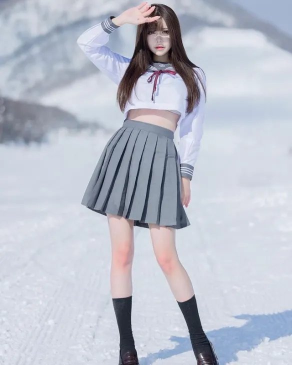 妩媚动人的性感尤物！熟女系岛国小姐姐白田まい美照