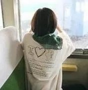 有哪些好看的女生背影头像分享吗？