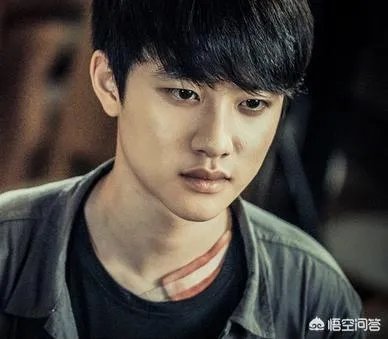 如何看待EXO成员都暻秀提前最后期限两年入伍?