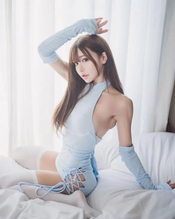 妩媚动人的性感尤物！熟女系岛国小姐姐白田まい美照