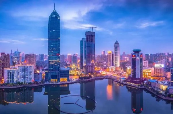中国人口最多的10大城市排行,上海排第二,第一是江城