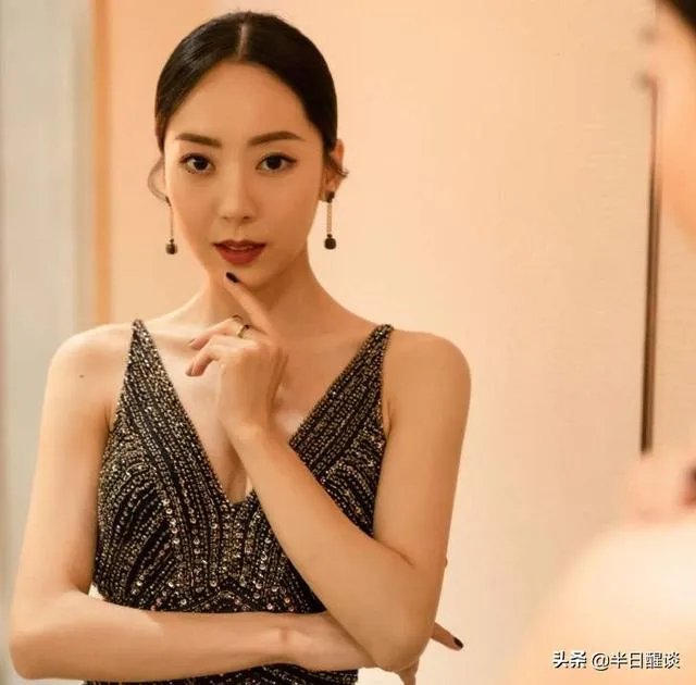 鄂靖文在演了《新喜剧之王》后,为什么还是没火?