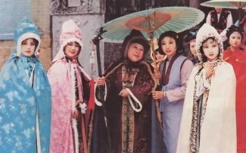 荣国府是什么地位?贾家为何叫荣国府?