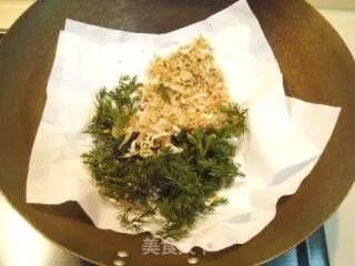 传统古法制作“樟茶鸭”