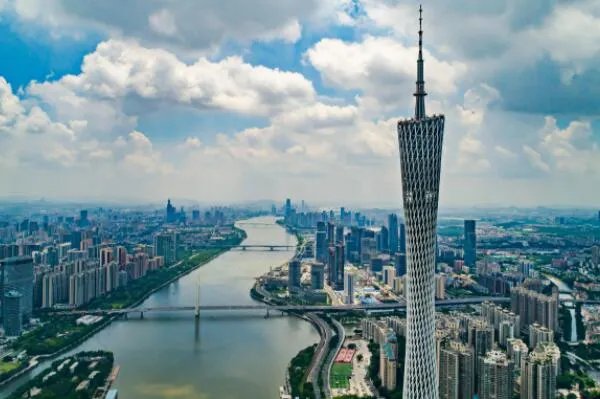 中国人口最多的10大城市排行,上海排第二,第一是江城
