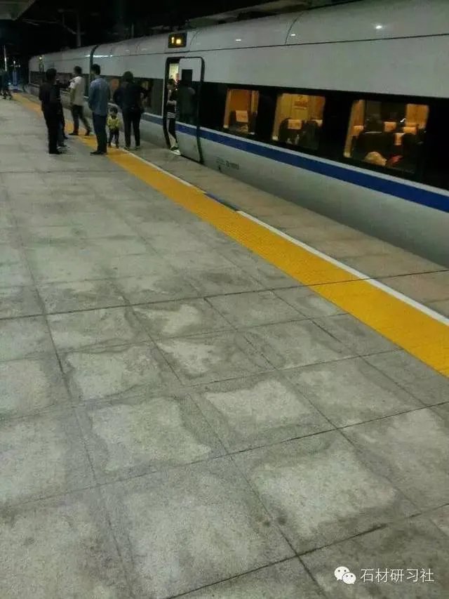 图解各种石材污染病变问题(一)