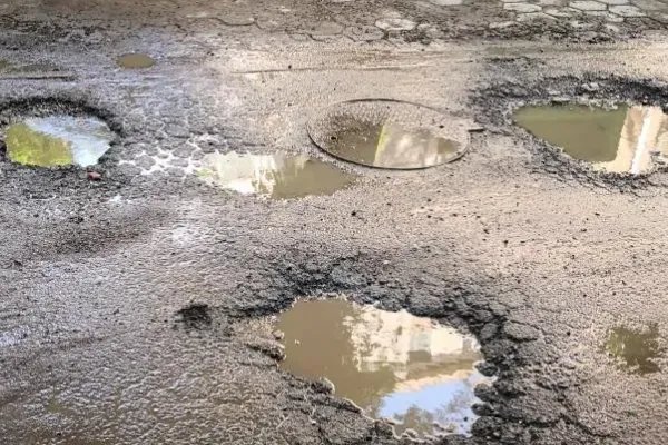 坑坑洼洼的拼音怎么读
