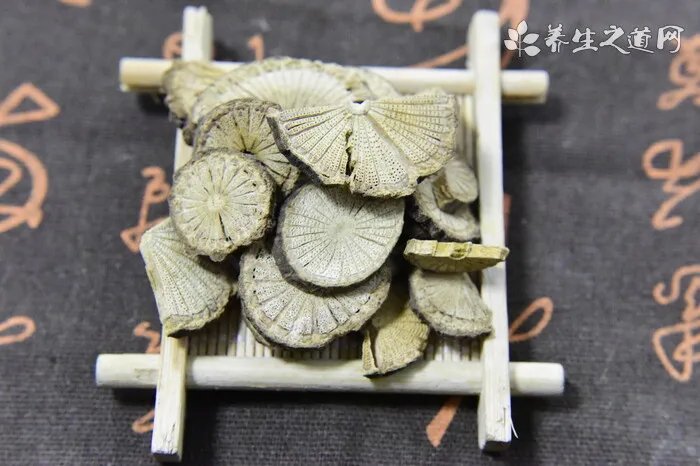 赖美云身高只有153cm，没想到挑战御姐风造型，却意外惊艳！