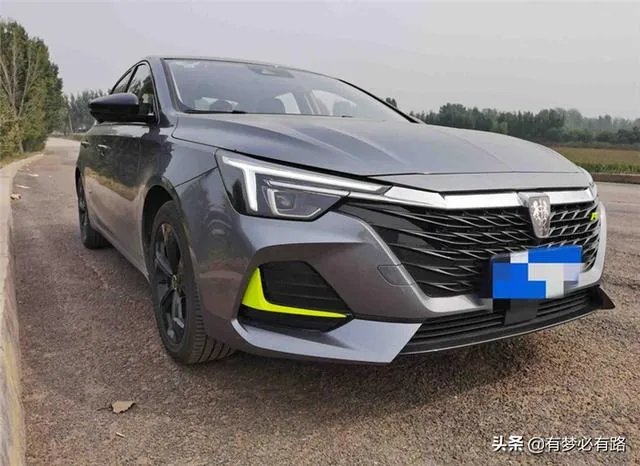 荣威i6MAX这台车我看中了,它是不是适合年轻人开呢?