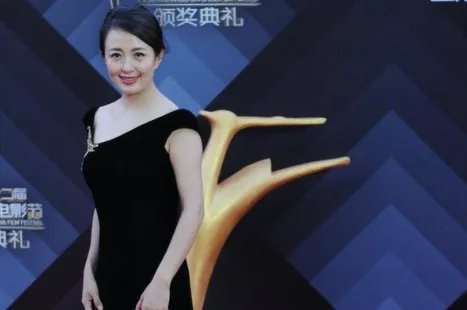 亮相的意思