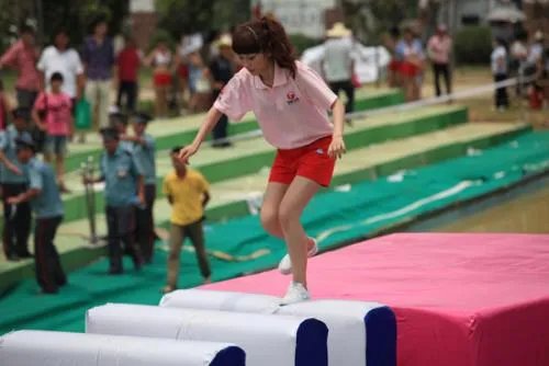 男生女生向前冲节目第一季和第二季有什么区别?
