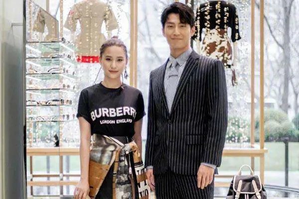 窦骁在微博晒出甜蜜照片,他是如何保持爱情新鲜感的?