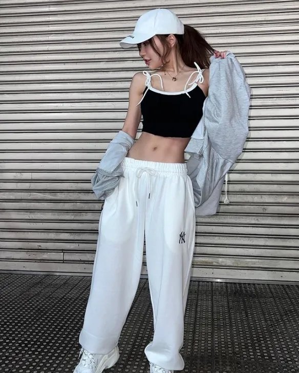 妩媚动人的性感尤物！熟女系岛国小姐姐白田まい美照
