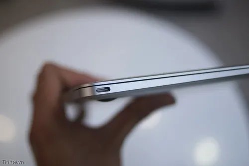 先睹为快!苹果史上最薄Macbook开箱图赏