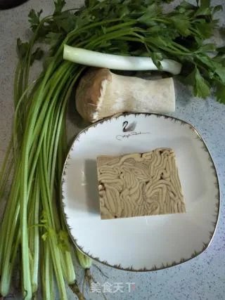 豆腐干炒芹菜