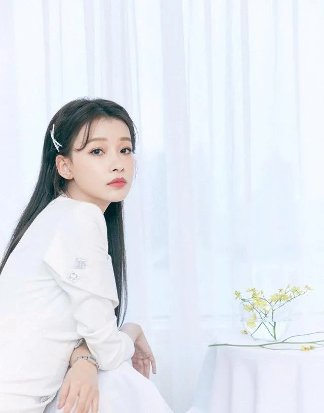西装裙怎么穿更好看?
