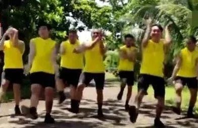 菲律宾猛男舞团版无价之姐对比原版有什么特点?