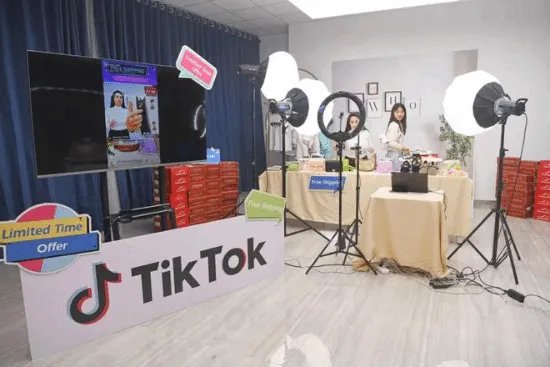 行业竞争愈加激烈？电商主播年薪千万降到年薪百万