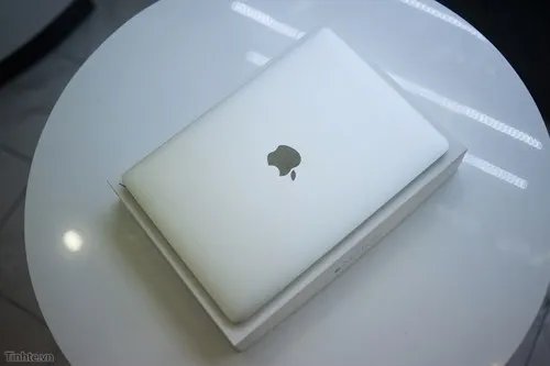 先睹为快!苹果史上最薄Macbook开箱图赏
