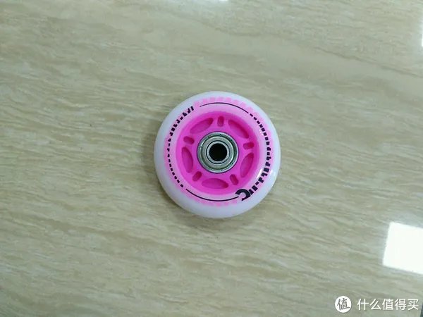 轮滑鞋