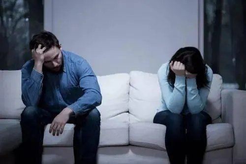 男女朋友之间没有话题聊怎么办 男女朋友之间没有话题聊代表什么