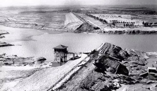 1975年河南板桥水库垮坝事件是真的吗？我是河南的为什么所有的课本都没有记载？我是一个大学生！悲哀