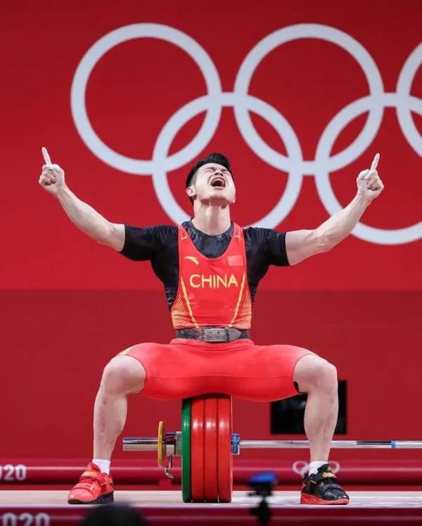 怎么评价东京奥运会,老将石智勇破世界纪录获得冠军?