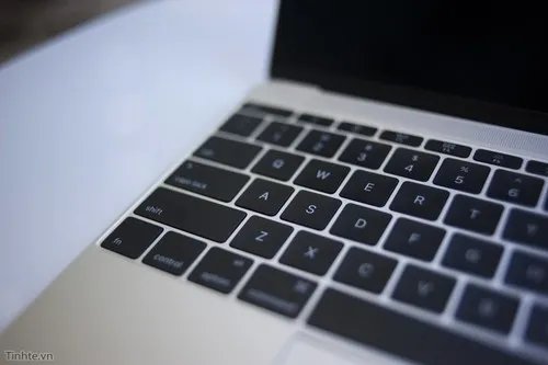 先睹为快!苹果史上最薄Macbook开箱图赏