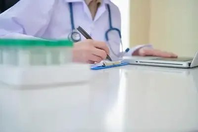 医院回应医学生阳性带病上岗猝死!具体是如何回应的?