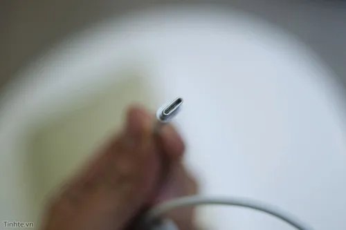 先睹为快!苹果史上最薄Macbook开箱图赏