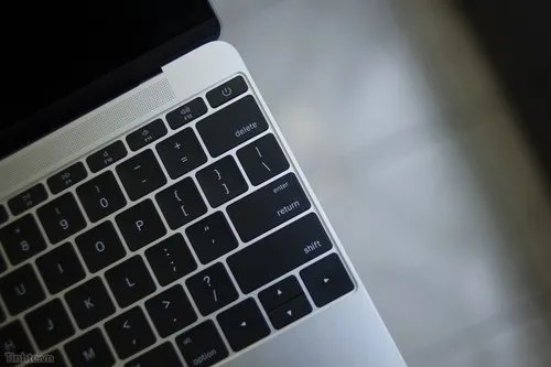 先睹为快!苹果史上最薄Macbook开箱图赏