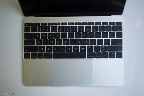 先睹为快!苹果史上最薄Macbook开箱图赏