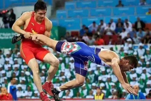 怎么看待已经有许多国家宣布,不参加今年的东京奥运会呢?