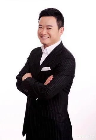 随着央视一批老面孔的消失,请问帅小伙子李佳明又去了哪里?