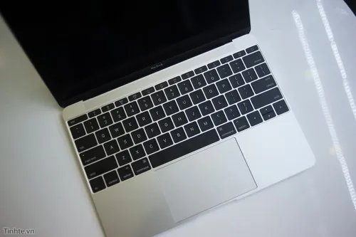 先睹为快!苹果史上最薄Macbook开箱图赏