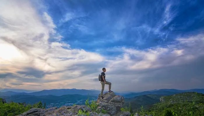 三座大山指的是什么 新时代三座大山指的是什么
