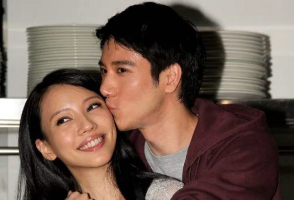 王力宏结婚六年为什么一直不晒自己老婆照片?