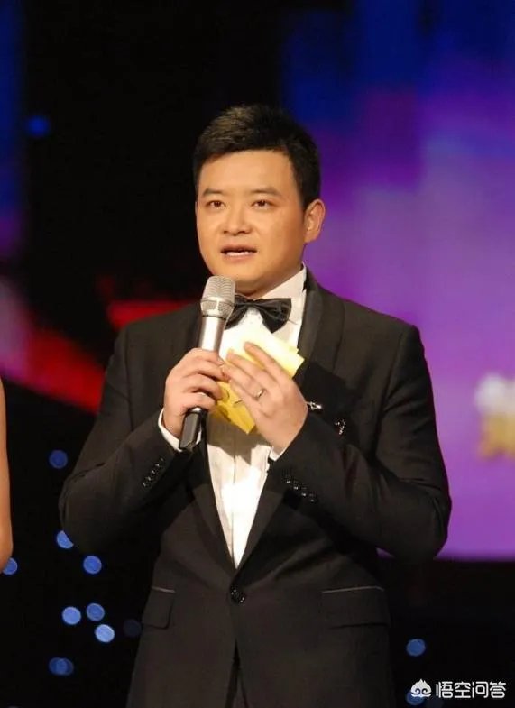 随着央视一批老面孔的消失,请问帅小伙子李佳明又去了哪里?