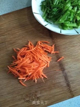 豆腐干炒芹菜
